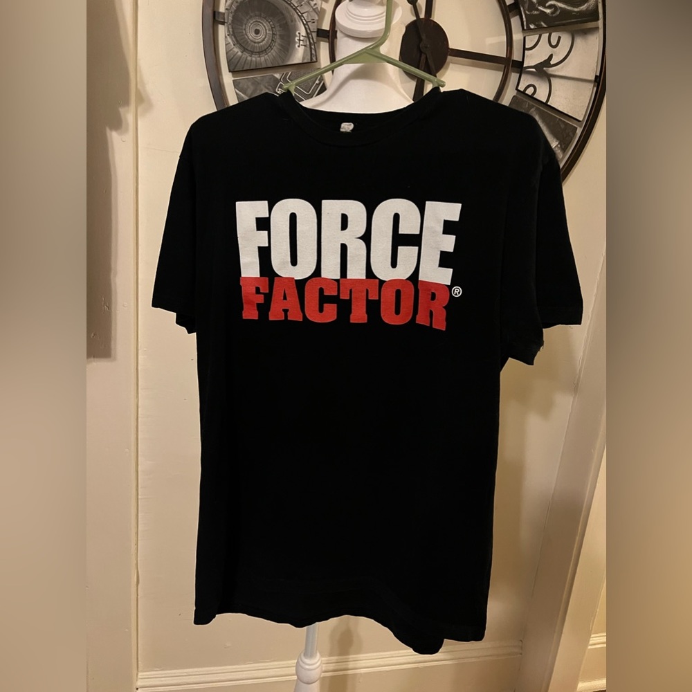 Men’s Force Factor Tee. Great condition. Size large.